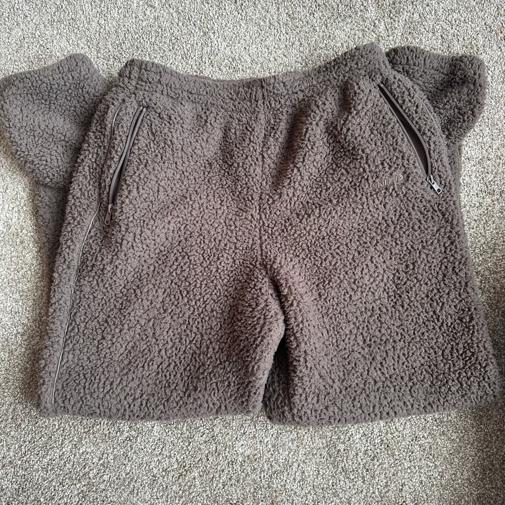 Skims sweatpants